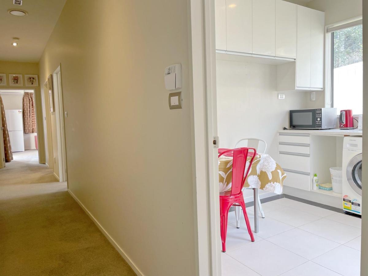 Cozy Home In Pinehill Auckland Buitenkant foto