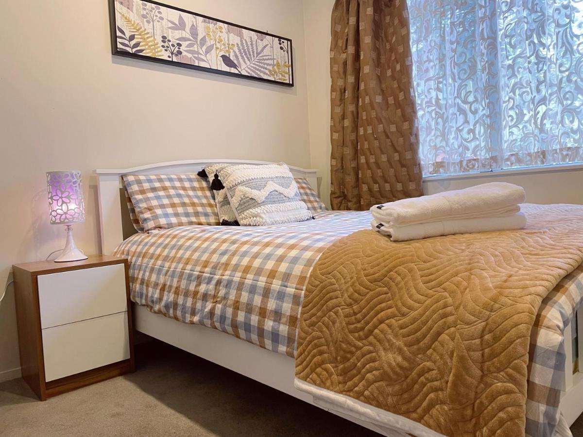 Cozy Home In Pinehill Auckland Buitenkant foto